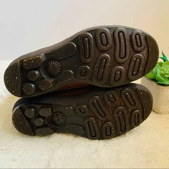 Ugg Belfair brown leather duck toe waterproof shearling boots - Picture 11 of 14